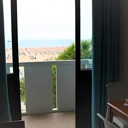 Sea View Spectacular Beachfront - Place With Umbrella Included Hotel