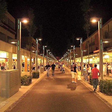 Sea View Spectacular Beachfront - Place With Umbrella Included Hotel Bibione