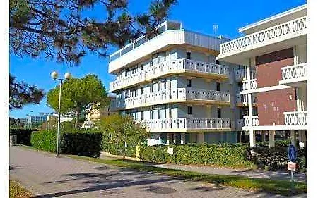 Sea View Spectacular Beachfront - Place With Umbrella Included 3* Bibione